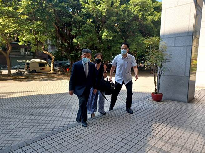 陈时中今出席「2021公卫联合年会」时表示，本对疫苗有高度期望，想在3月开放边境，但因为5月爆发本土疫情而喊卡。（林周义摄）