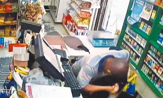 「屏东挖眼男」炸出2万笔愤怒！网友狂喊「修法」、「改革」　卫福部做了什么？（翻摄画面／林和生屏东传真）