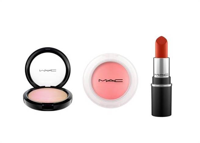 京站的MAC完美好气色组，原价3270元，特价2500元。（京站提供）