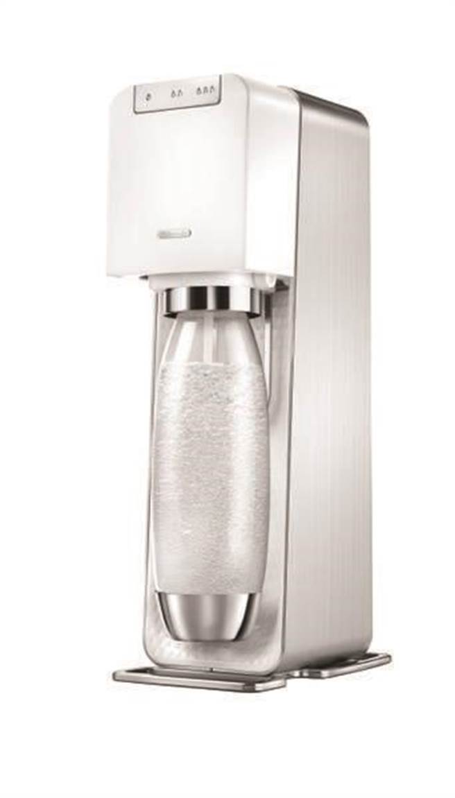 京站的新骅家电SOURCE PLASTIC气泡水机，原价7280元，特价5000元。（京站提供）