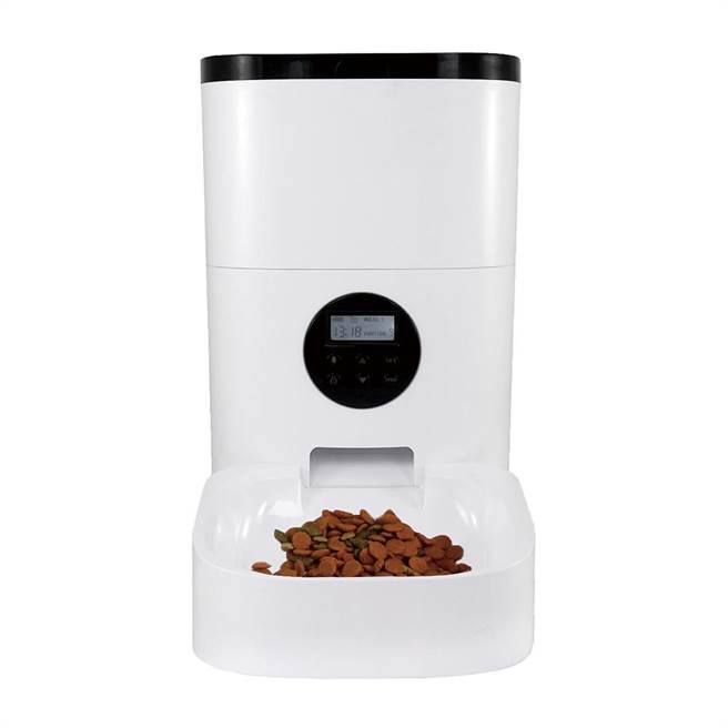 PChome 24h购物的CADOG 宠物自动喂食器 CP-F100，原价3980元，10月11日前特价1490元。（PChome 24h购物提供）