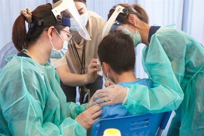 联合医院仁爱院区院长萧胜煌表示，类似情况并不多，因为会用离线插卡的方式，资格不符合就会被挡下。（示意图／本报资料照片）