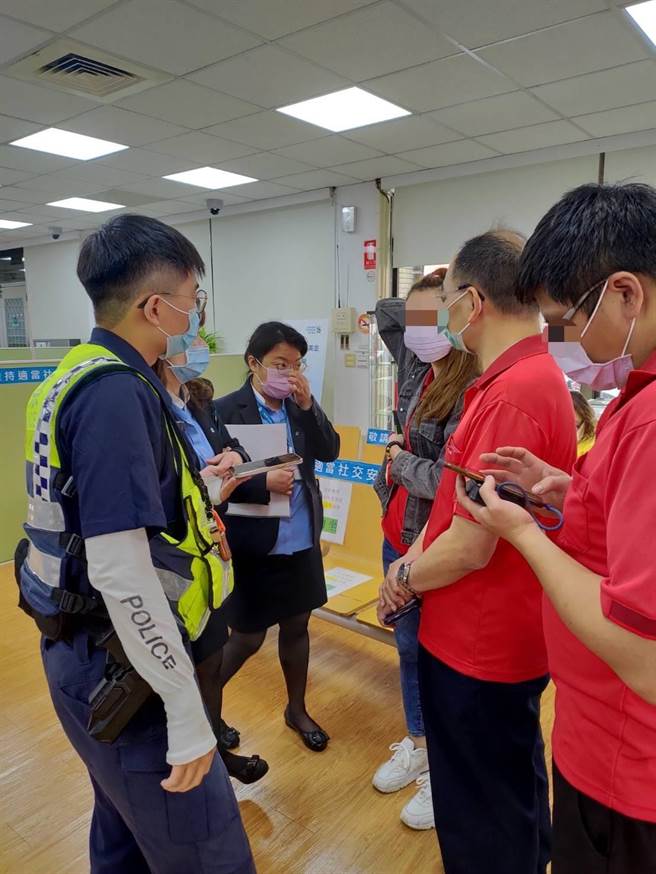 1名越南籍女子称买彩券中奖，却需先匯款，桃园市杨梅警分局识破是诈骗手法。（警方提供）