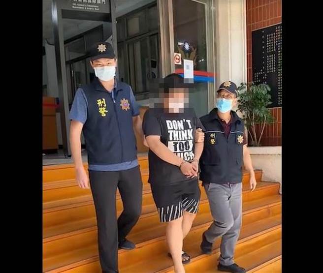 33歲的莊姓主嫌在網路號召17人組成「臨時犯罪集團」，從今年初開始冒用銀行名義發送釣魚簡訊。（翻攝影片）