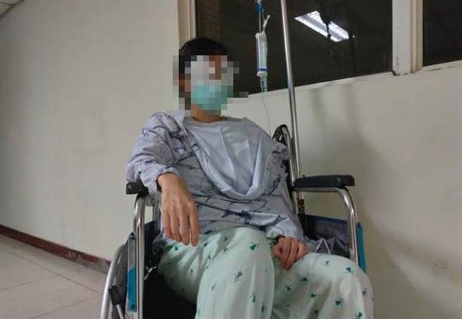 屏東縣高樹鄉「挖眼案」震驚社會，無辜受精神病患攻擊的潘姓女被害人2日進行鼻樑骨手術，稍早手術結束，目前正在病房休息，而她在術前的受訪畫面曝光。（莊全成提供／謝佳潾屏東傳真）