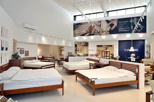 诗肯柚木北港路旗舰店，占地260坪，集合「诗肯柚木」、「诗肯居家」、「诗肯睡眠」三大品牌。（嘉义市政府提供∕吕妍庭嘉义传真）