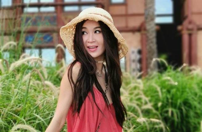 演艺圈美魔女温碧霞。(图/ 摘自温碧霞微博)