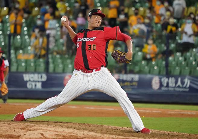 味全龙投手廖任磊夺生涯首次救援成功。（味全龙提供）
