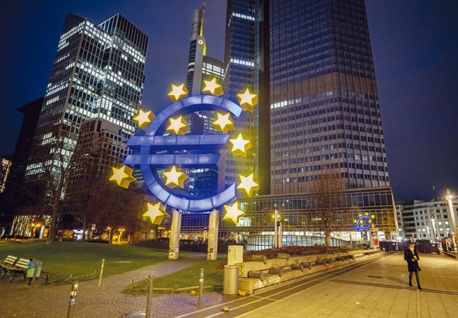 歐盟統計局公布歐元區9月消費者物價指數年增3.4％，遠超過ECB預期。能源價格再次成為通膨升溫的主要推手，9月能源價格較一年前同期勁揚17.4％，超越8月的年增15.4％。圖／美聯社