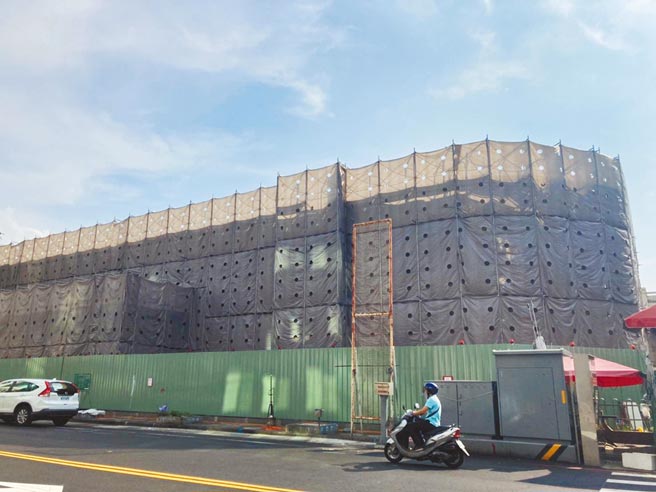 嘉义市文化路邮局是歷史建物，目前正做復古整修工程。（王美惠服务处提供／廖素慧嘉市传真）