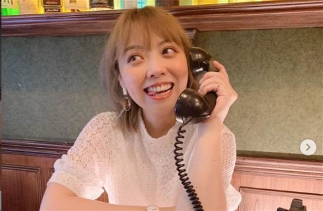 龙龙针对2019年引发的客家人争议后的说明影片被挖出，对比现在的言语霸凌事件，遭讽双标自打脸。(翻摄自龙龙IG)