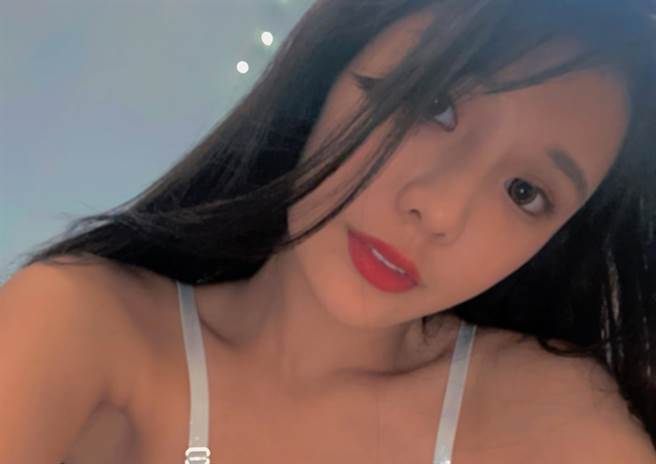 琳妲努力工作想買房，讓年邁的父親不用走樓梯。（圖/琳妲FB）