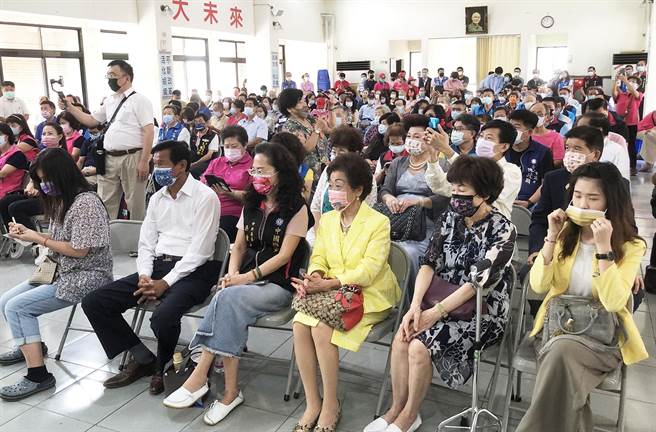 朱立倫台中感恩謝票之旅，今天中午在國民黨台中市黨部舉行。（陳世宗攝）