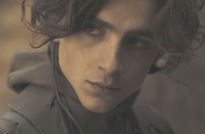 主演《沙丘》保罗少主的提摩西夏勒梅，模样极致俊美，公认是拥有天使脸孔的雕像美男。(图／达志提供)