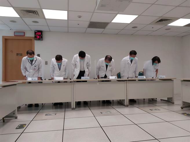 新北市三峽恩主公醫院誤將未經稀釋的BNT疫苗原液注射於25位民眾，遭新北市衛生局裁罰25萬元，院方表示，尊重主管機關的裁罰。（院方提供）