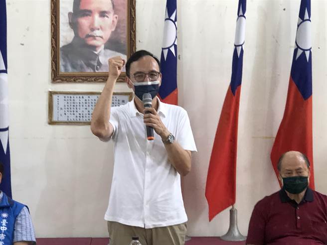 朱立倫強調，國民黨是個負責任的政黨，不只要贏選舉，更重視兩岸關係和平，也重視國際對我們的尊重。(陳世宗攝)