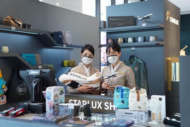 星宇小舖宏匯快閃門市展售近百樣人氣商品。（星宇提供）