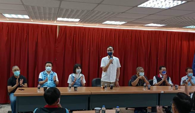 国民党主席当选人朱立伦，3日到国民党彰化县党部谢票，强调最重要是让2024年国民党重新执政。（吴敏菁摄）