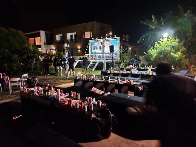 有民眾2日在脸书社团爆料「法拉利姐于恒春民宿开趴群聚直播」，警方获报前往稽查。（警方提供／谢佳潾屏东传真）