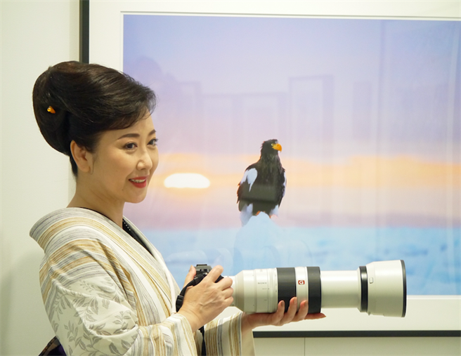 伍代夏子第一次开画展。（株式会社ソニー・ミュージックダイレクト提供）