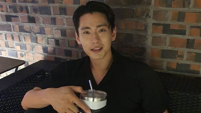男星劉台午（유태오）近日結束美國拍攝返回韓國，卻確診新冠肺炎。（圖／IG@teoyoo）