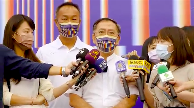 台北市副市长蔡炳坤受访谈及台北马防疫规定。（杨亚璇摄）