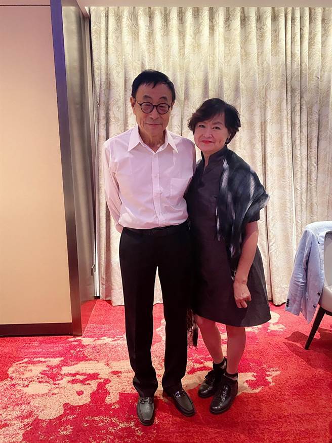 劉家昌（左）、江蕾，身為師徒兩人，開心敘舊。（許雅淳攝）