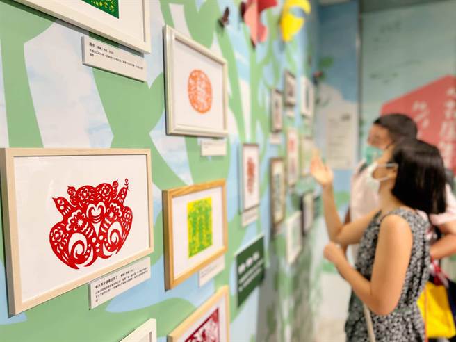 高雄翰品酒店举办小花园生活25度剪纸个展。（柯宗纬摄）