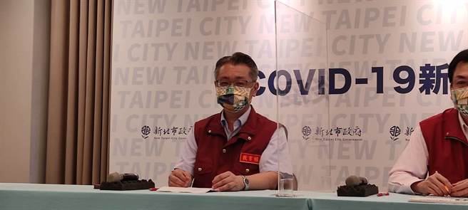 新北市教育局副局长刘明超今在疫情说明会表示，目前规划方向是起点跟终点要配戴口罩，路跑期间可脱下口罩。(陈慰慈摄)