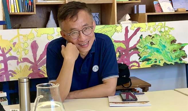 資深音樂製作人許常德帶頭製作《地球迷航》片尾曲。（我們之間影像製作有限公司提供）