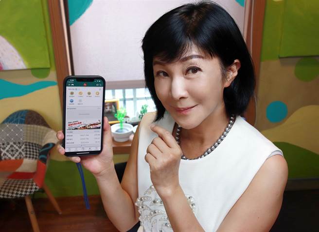 吴淡如从爱情里深切体悟，力阻养老金死在这句「保证」上。(图/取自吴淡如脸书粉丝团)
