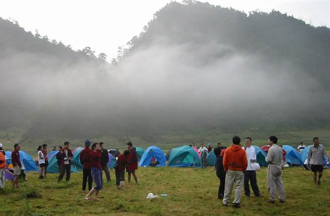 位于宜兰大同的松萝湖，因时常垄罩在薄雾中，如同少女般娇羞，有「十七岁少女之湖」的别称。（中时资料照 吕绍炜摄） 