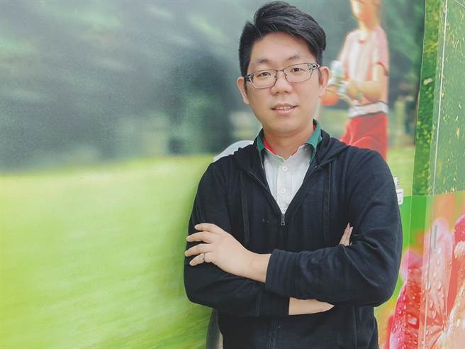 信义房屋五股重划店店长林士凯当年台大政治系一毕业，即进入信义房屋就职。(图/信义房屋提供)