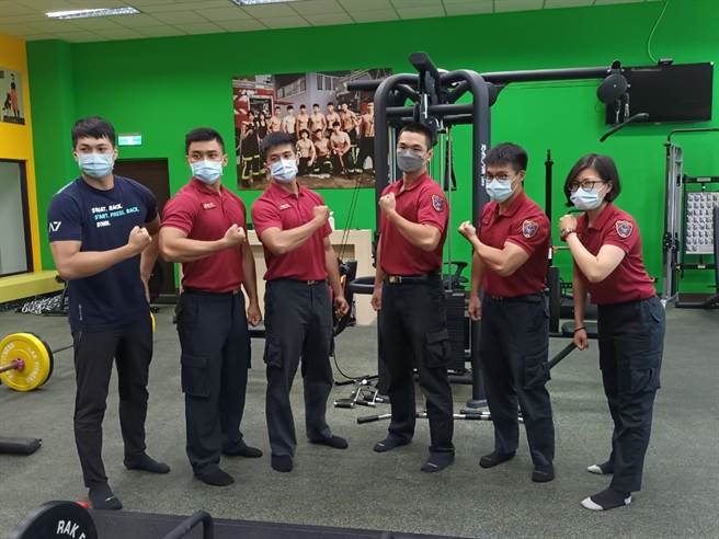 桃园市消防局独步全台，率先推动「战术体能」训练，透过31名种子教官导入现代化、科学化的体能训练，增加消防员最大肌力。