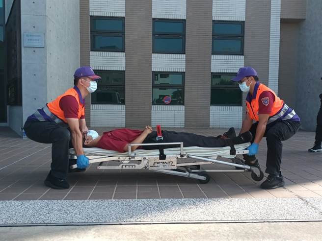 桃园市消防局独步全台，率先推动「战术体能」训练，透过31名种子教官导入现代化、科学化的体能训练，增加消防员最大肌力。