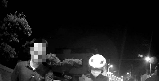 林姓消防員酒駕遭攔查，不配合酒測遭扣車。(警方提供)