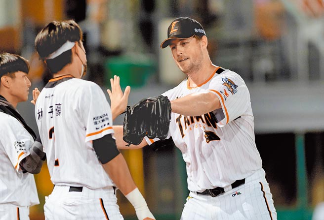 统一狮队投手猛威尔主投6局失2分夺下本季第6胜。（统一狮提供）