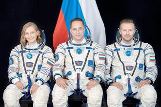 首部太空實景電影 俄國電影導演與演員抵達太空站