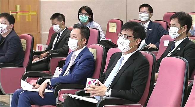 新竹市长林智坚与高雄市长陈其迈共同出席(国庆筹备委员会提供)