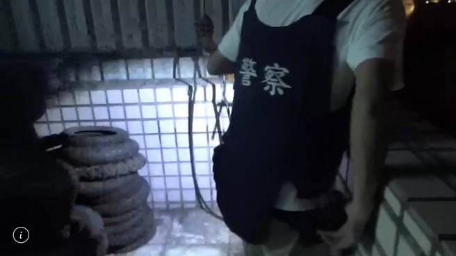 警方查缉杨男住处，但平时喜爱攀岩的他顺利从3楼逃至1楼，不过隔日清晨仍遭逮捕归案。(警方提供)