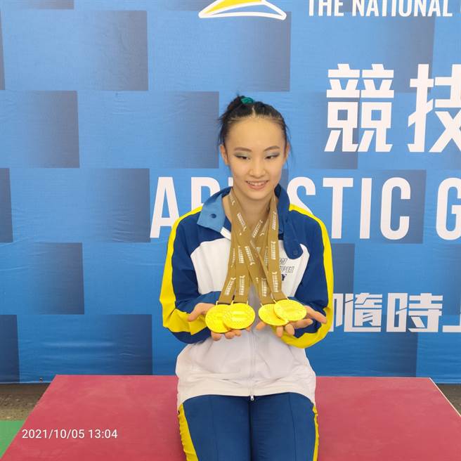 丁华恬在本届全运会摘下成队、全能、平衡木与地板4金，成为最大赢家。(黄邱伦摄)