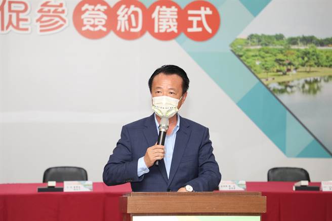 嘉义县长翁章梁希望达和继续承接20年任务，透过升级整改，让焚化炉生命再延长。（吕妍庭摄）