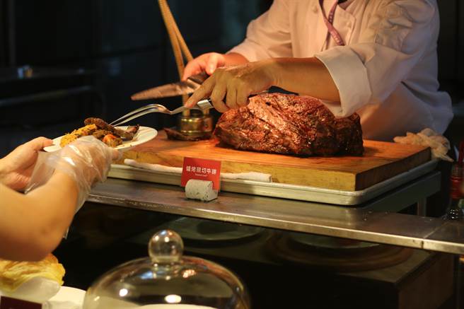 星享道酒店宣告十月起國際自助百匯重新對外營業。（星享道提供／馮惠宜台中傳真）