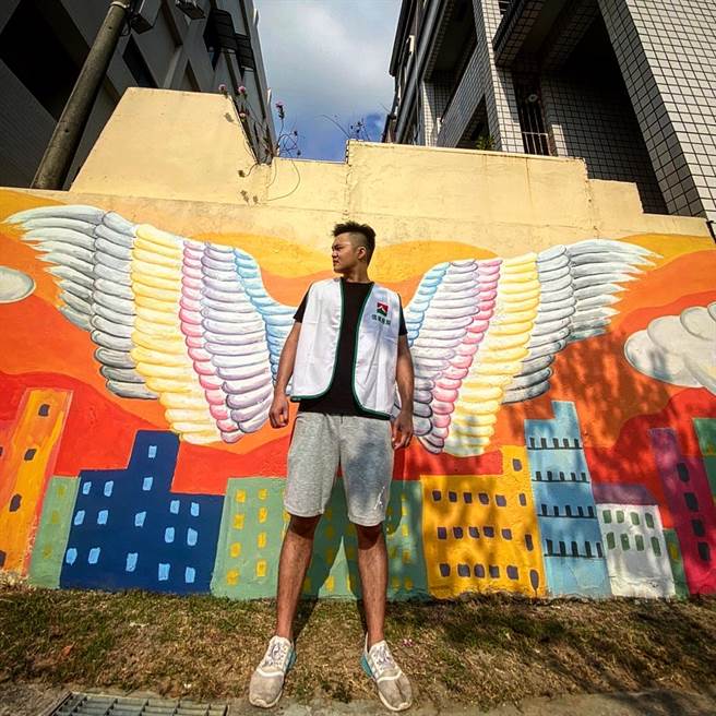 转换负面思维，信义房屋锺尚哲店长业绩也有显着成长。(图/信义房屋提供)