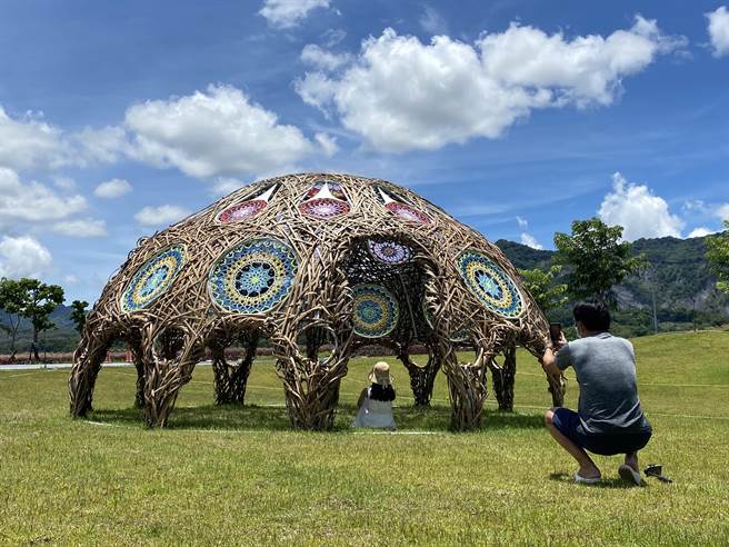 疫情趋缓，台东景点现人潮。（蔡旻妤摄）