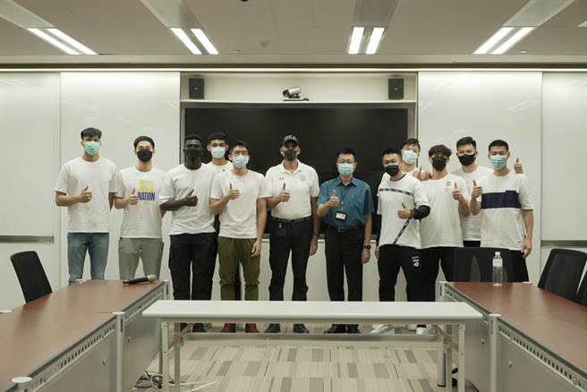 中信特攻全员坚定反毒，邀请DEA退役资深探员授课(中信特攻提供)