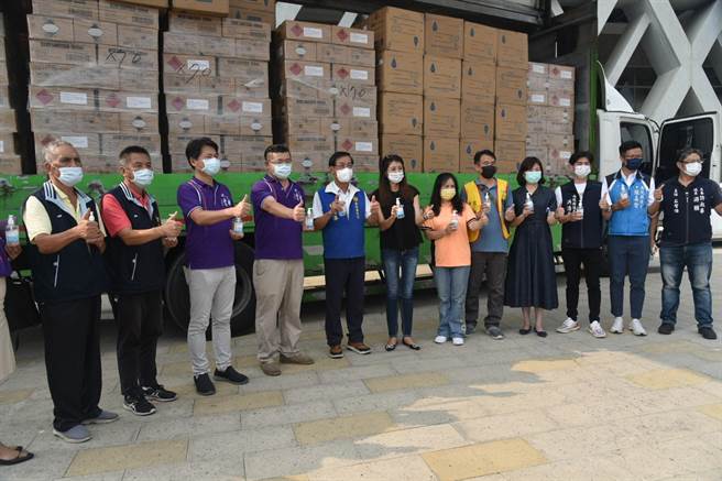 立委许淑华，号召团体企业捐赠防疫物资。（南投县政府提供／廖志晃南投传真）