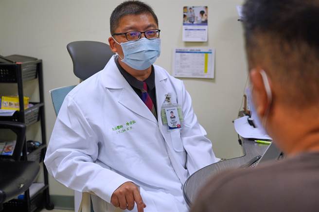 陈修弘指出引发恐慌症民眾个性多半多思、多忧、急性子，与性格有关。(联新国际医院提供／吕筱蝉桃园传真)