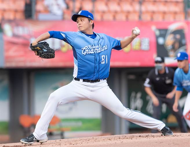 富邦悍将投手陈仕朋3日先发再吞败，本季战绩1胜11败。（富邦悍将提供）