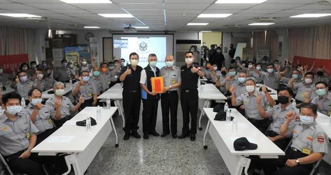 新北市永和警分局为精进民防中队协勤知能及培养默契，今（5日）办理110年民防中队干部暨常年训练。（永和警分局提供）